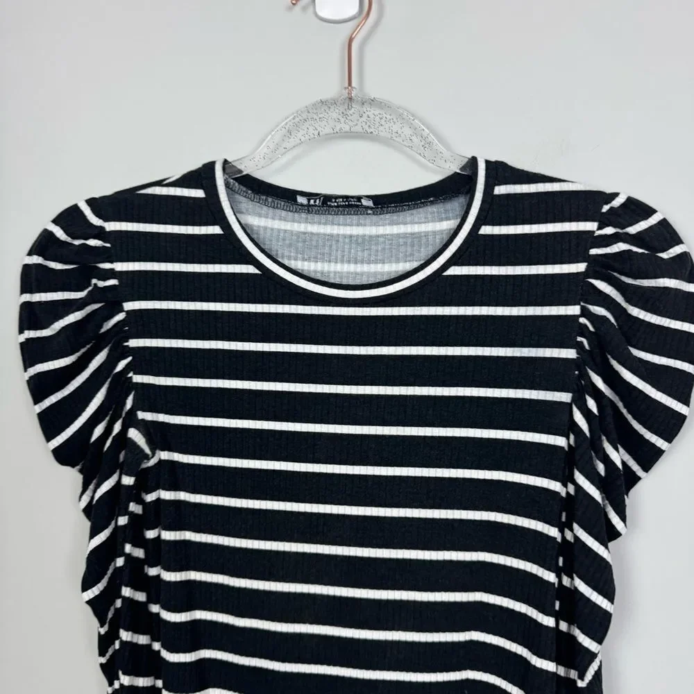 ZARA | Black & White Striped Puff Shoulder Top Women’s Size Small